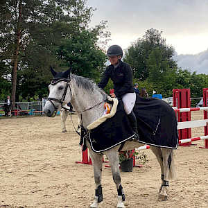 Ailinger Reiterinnen in Winterlingen, Weingarten und Seefeld erfolgreich